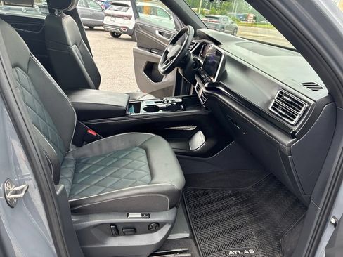 Used 2026 Volkswagen Atlas Cross Sport SEL Premium R-Line w/ MDO Package AWD/4WD image 36