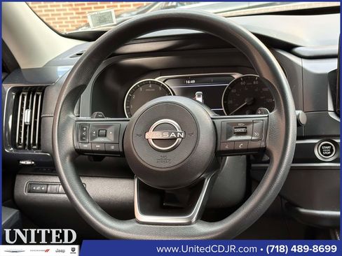 Used 2023 Nissan Pathfinder S image 19