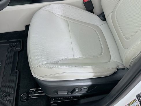 Used 2025 Hyundai Tucson Limited FWD image 27