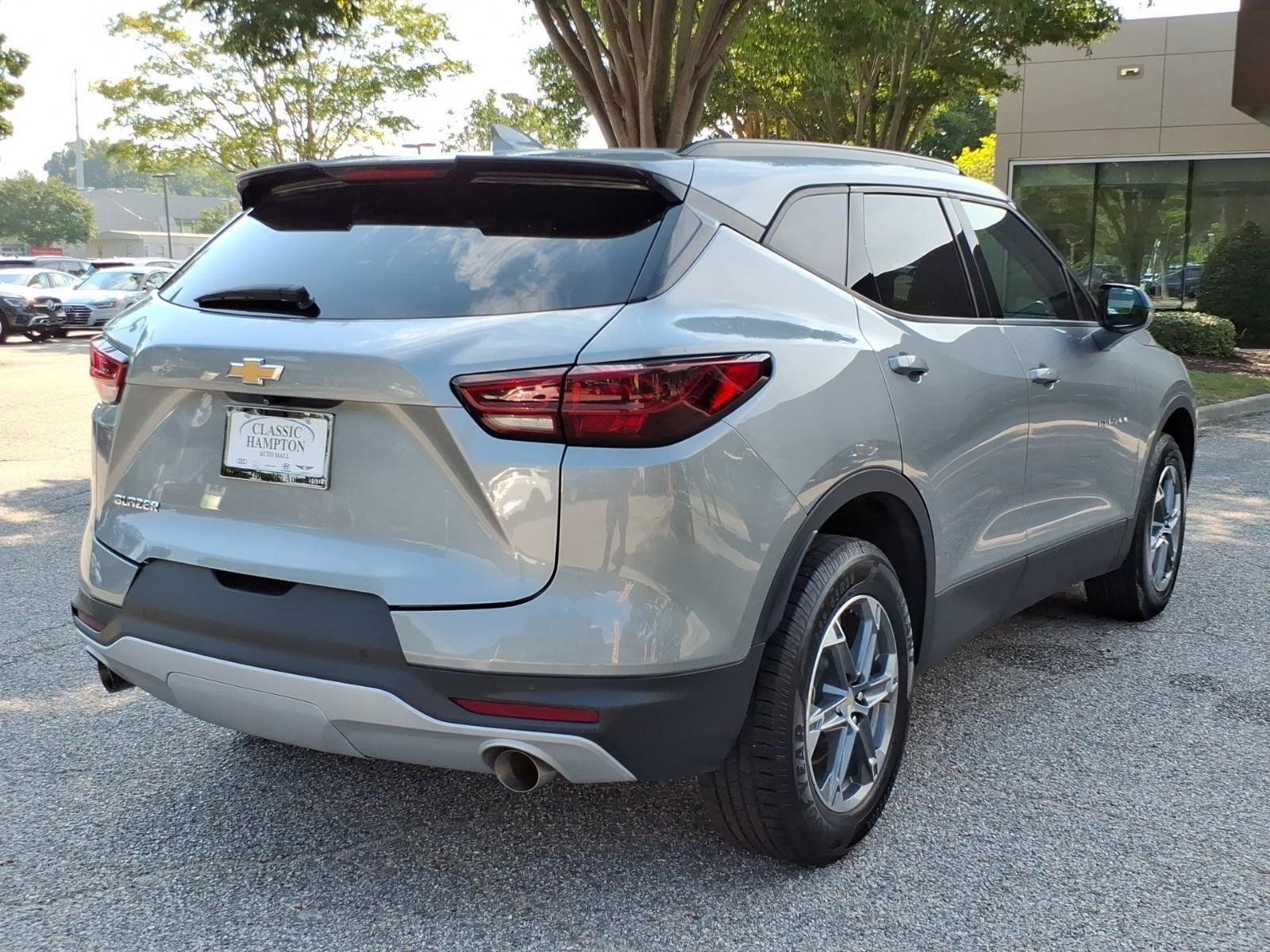Used 2024 Chevrolet Blazer LT w/ Convenience Package FWD image 8
