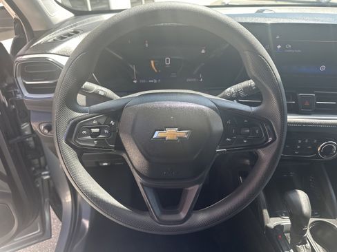 Used 2025 Chevrolet TrailBlazer LT AWD/4WD image 11