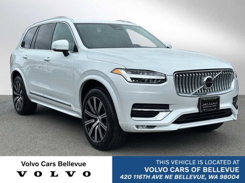 Used 2025 Volvo XC90 B5 Core image 1