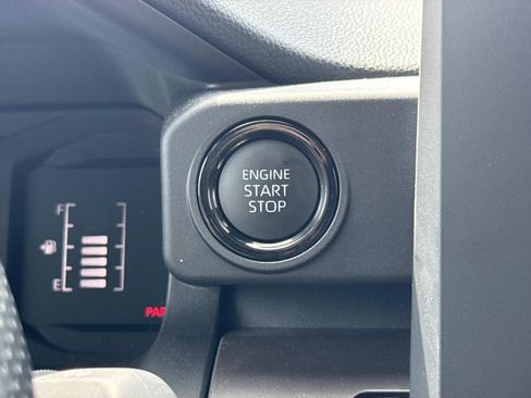 Used 2025 Toyota Tacoma SR5 AWD/4WD image 20