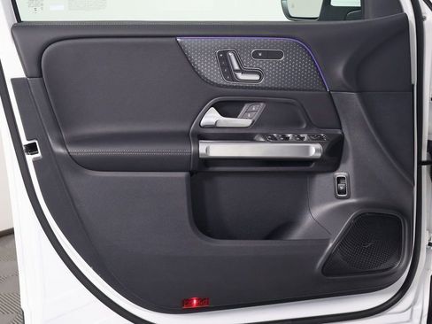 New 2026 Mercedes-Benz GLB 250 4MATIC image 7