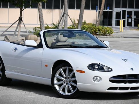 Used 2006 Jaguar XK8 XK8 2dr Convertible image 1