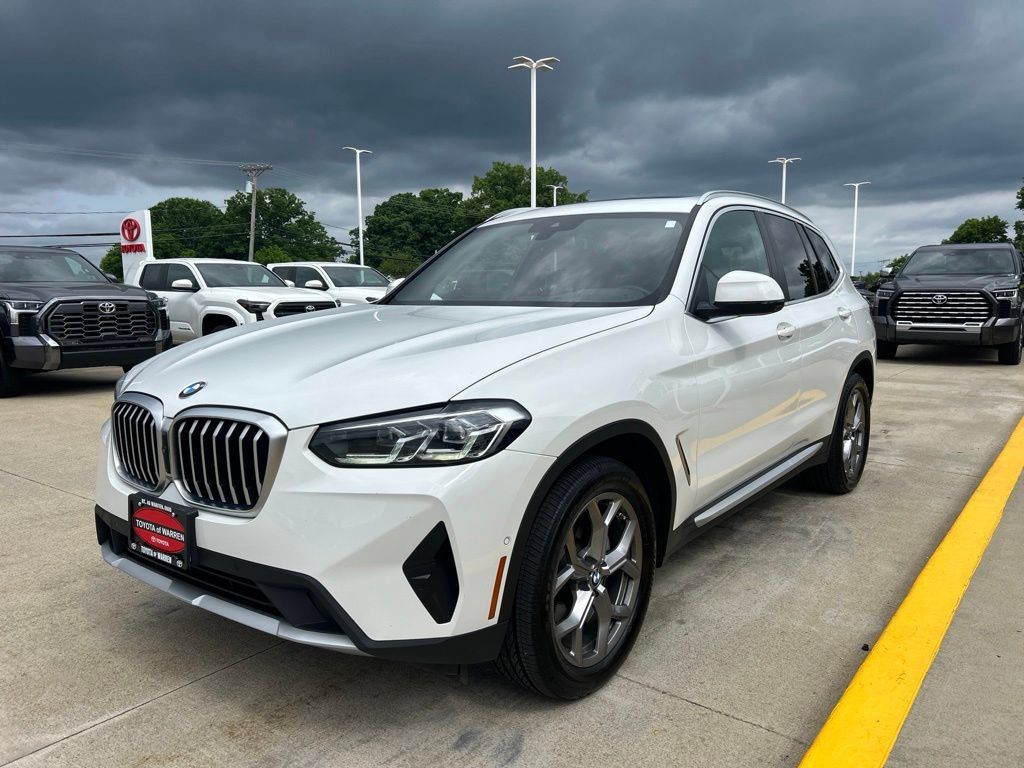 Used 2023 BMW X3 xDrive30i AWD/4WD image 3