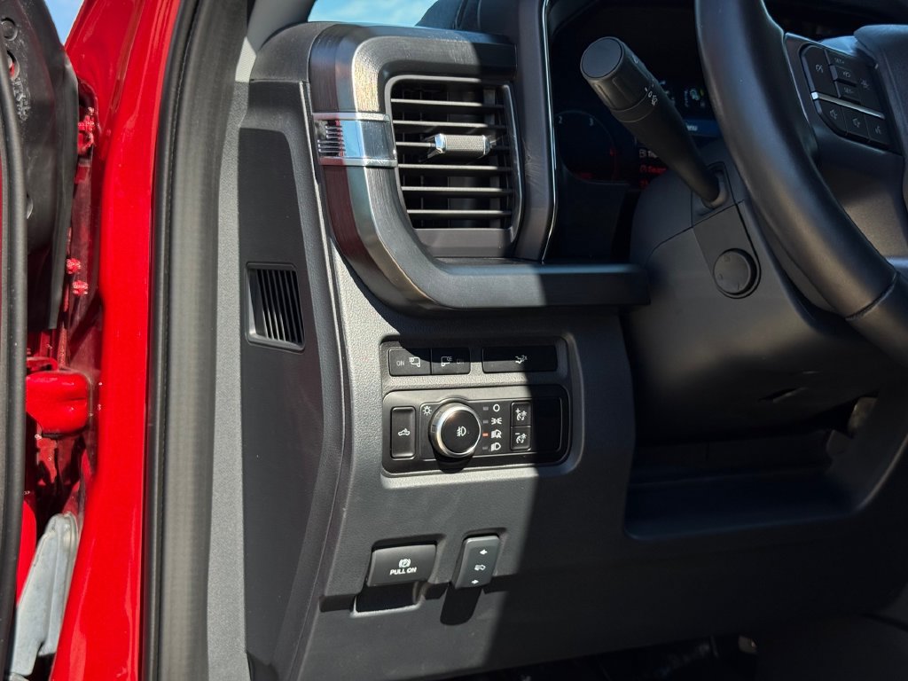 Used 2023 Ford F250 Lariat w/ Tremor Off-Road Package AWD/4WD image 7