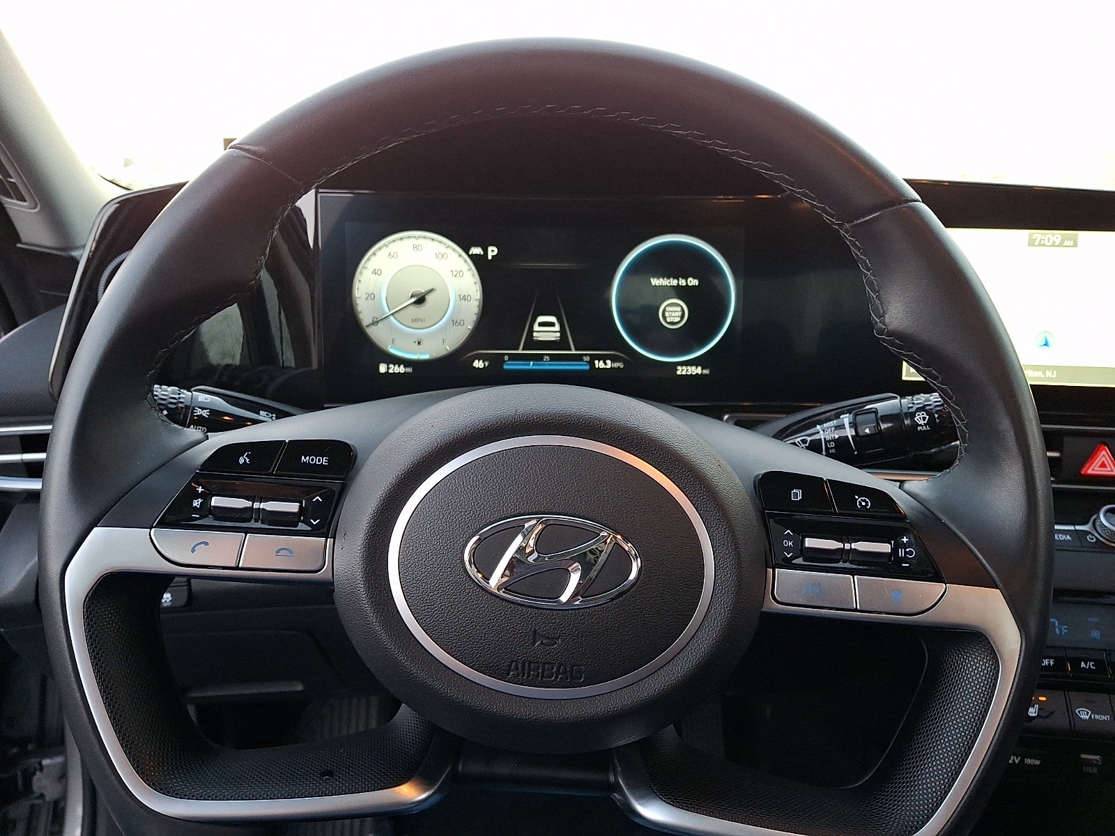 Certified 2023 Hyundai Elantra Limited FWD image 20
