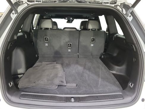 Used 2025 Jeep Grand Cherokee Altitude RWD image 25