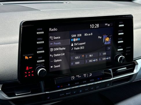 Used 2022 Toyota Sienna XLE FWD image 18