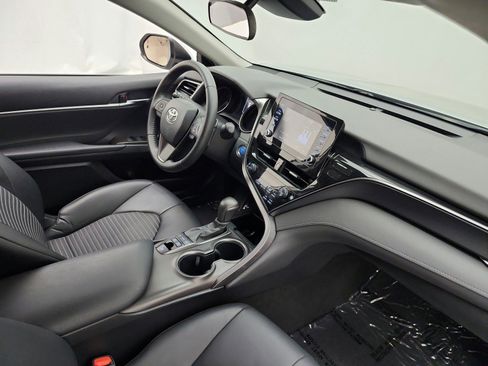 Used 2021 Toyota Camry SE FWD image 17