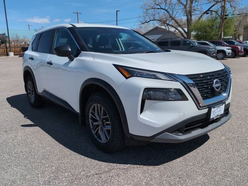 Used 2023 Nissan Rogue S AWD/4WD image 4