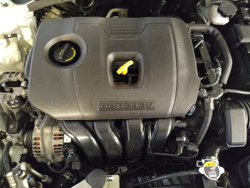 Used 2021 Kia Forte LXS FWD image 30