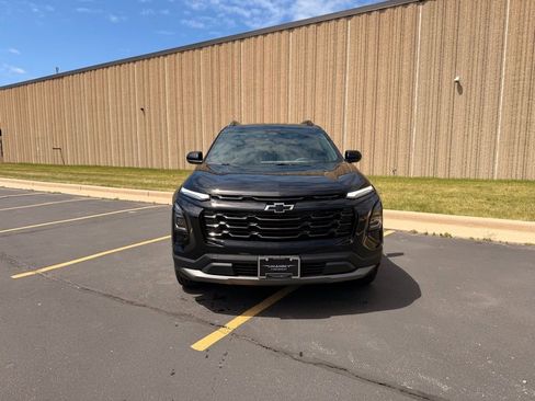 Used 2026 Chevrolet Equinox LT w/ Convenience Package II AWD/4WD image 2