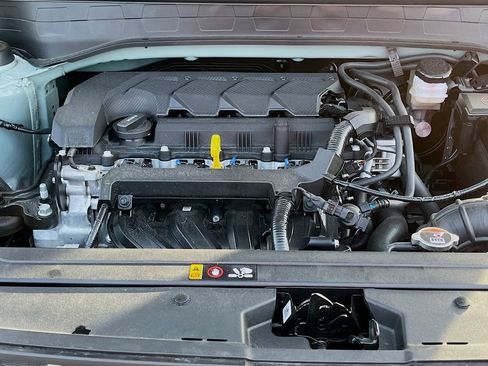 Used 2025 Hyundai Venue Limited FWD image 30