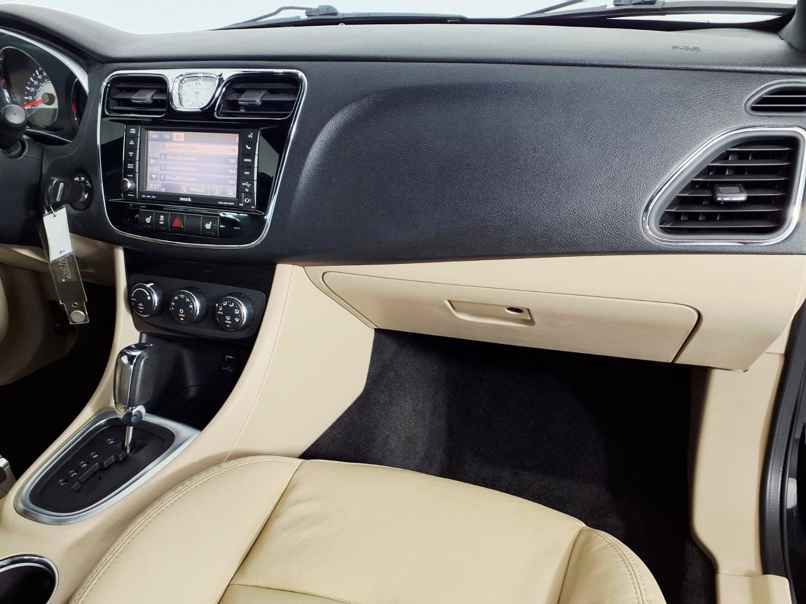 Used 2011 Chrysler 200 Limited FWD image 9