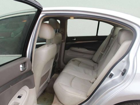 Used 2011 INFINITI G37 x Sedan w/ Premium Pkg image 6