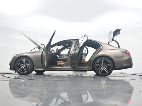 Used 2025 Mercedes-Benz E 350 Sedan image 46