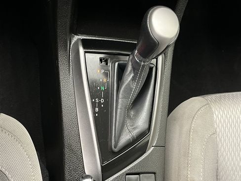 Used 2016 Toyota Corolla LE image 18