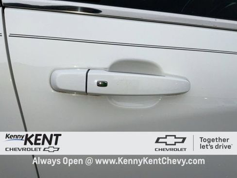 Used 2019 Chevrolet Equinox LT w/ Driver Convenience Package image 13