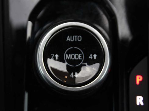 Used 2023 Chevrolet Colorado Trail Boss w/ Technology Package AWD/4WD image 42