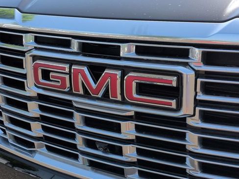 Used 2025 GMC Yukon Denali AWD/4WD image 33