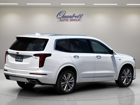 Used 2023 Cadillac XT6 Premium Luxury w/ Technology Package AWD/4WD image 4
