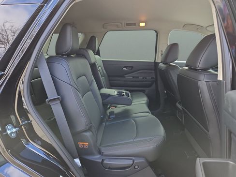 New 2026 Nissan Pathfinder SL AWD/4WD image 14