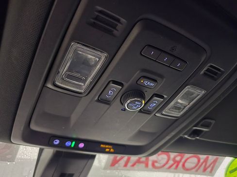 Used 2021 Chevrolet Suburban High Country RWD image 30