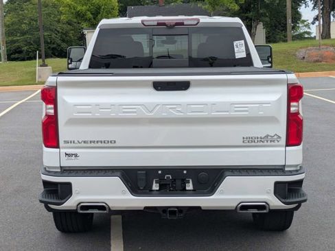 Used 2021 Chevrolet Silverado 1500 High Country w/ Technology Package AWD/4WD image 6