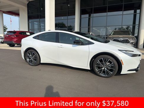 Used 2026 Toyota Prius Limited w/ Limited Premium Package FWD image 14
