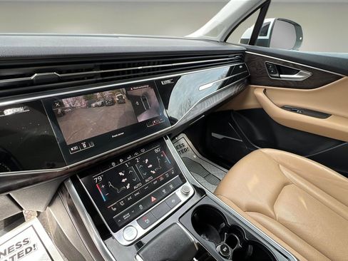 Used 2020 Audi Q7 3.0T Premium Plus w/ Premium Plus Package image 19