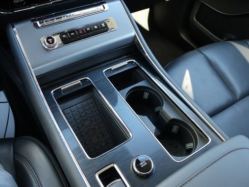 Used 2025 Lincoln Aviator AWD image 22