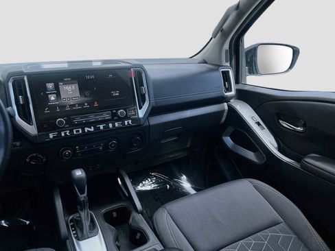 Used 2025 Nissan Frontier SV AWD/4WD image 22