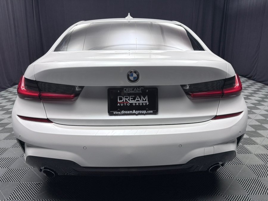 Used 2021 BMW 330i xDrive  w/ M-Sport Package w/ M Sport Package AWD/4WD image 5