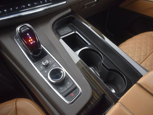 Used 2023 Cadillac Escalade Premium Luxury image 20