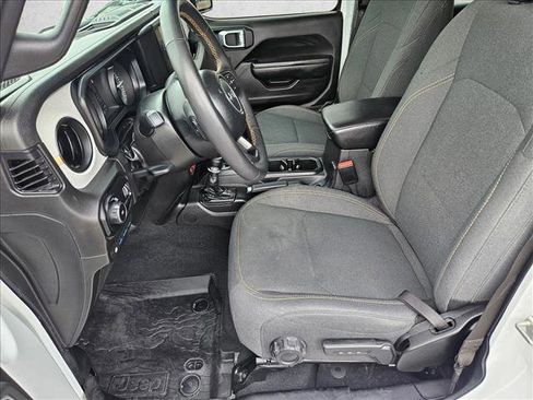 Used 2024 Jeep Wrangler Willys image 14