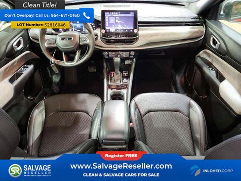 Used 2024 Jeep Compass Latitude AWD/4WD image 11