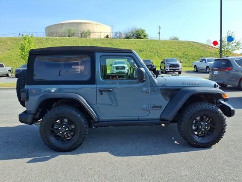 Used 2024 Jeep Wrangler Sport AWD/4WD image 5