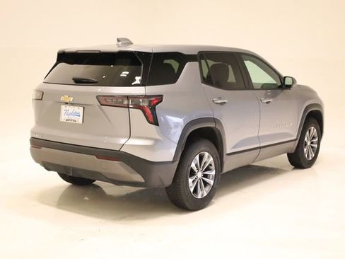 Used 2025 Chevrolet Equinox LT FWD image 4