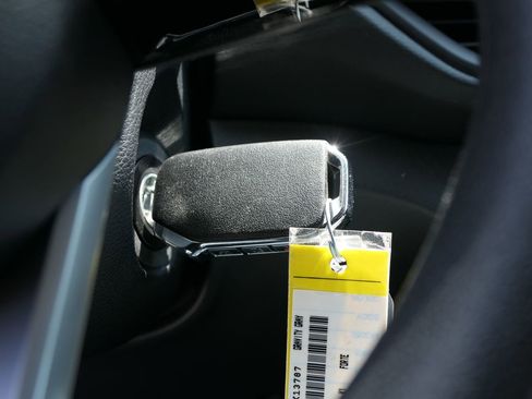 Used 2024 Kia Forte LXS w/ LXS Technology Package FWD image 16