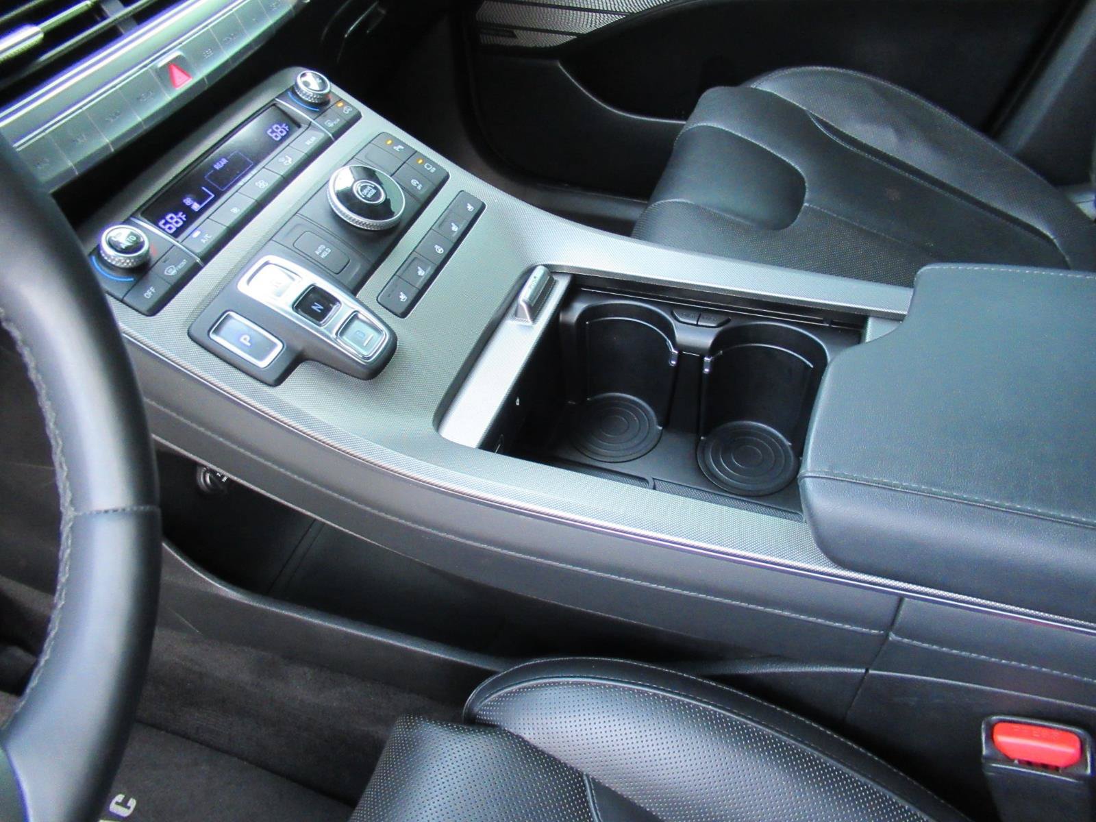 Used 2022 Hyundai Palisade Limited FWD image 18