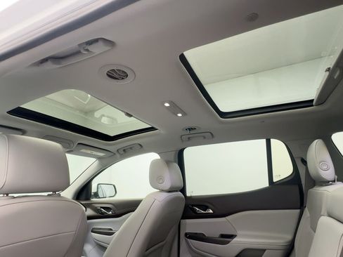 Used 2019 GMC Acadia SLT image 16