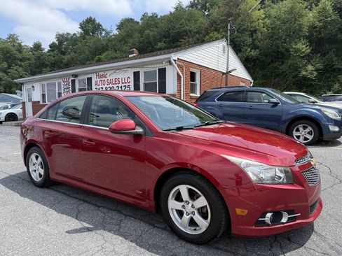 Used 2014 Chevrolet Cruze LT w/ RS Package FWD image 2