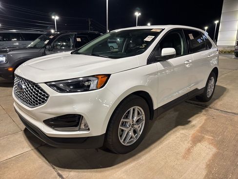 Used 2024 Ford Edge SEL w/ Convenience Package image 10