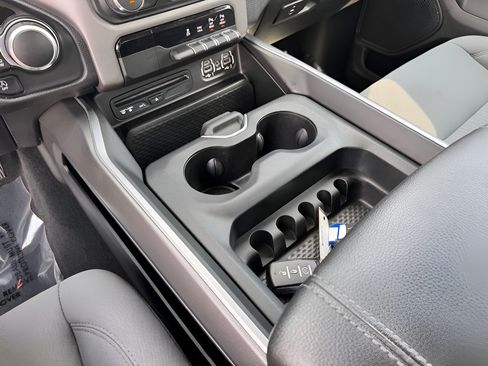 Used 2019 RAM 1500 Big Horn AWD/4WD image 31