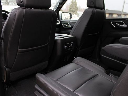 Used 2023 Chevrolet Suburban Z71 w/ Luxury Package image 34