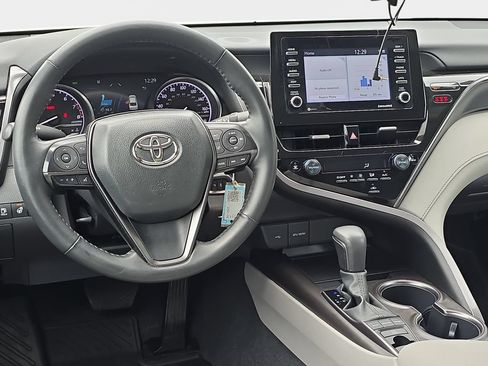 Used 2024 Toyota Camry SE w/ Cold Weather Package AWD/4WD image 18