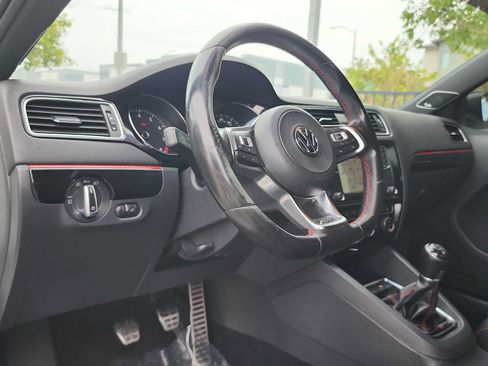 Used 2017 Volkswagen Jetta GLI FWD image 16