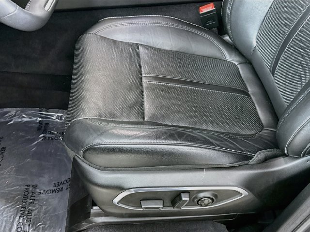 Used 2023 Jeep Wagoneer L 2WD w/ Premium Group I image 19